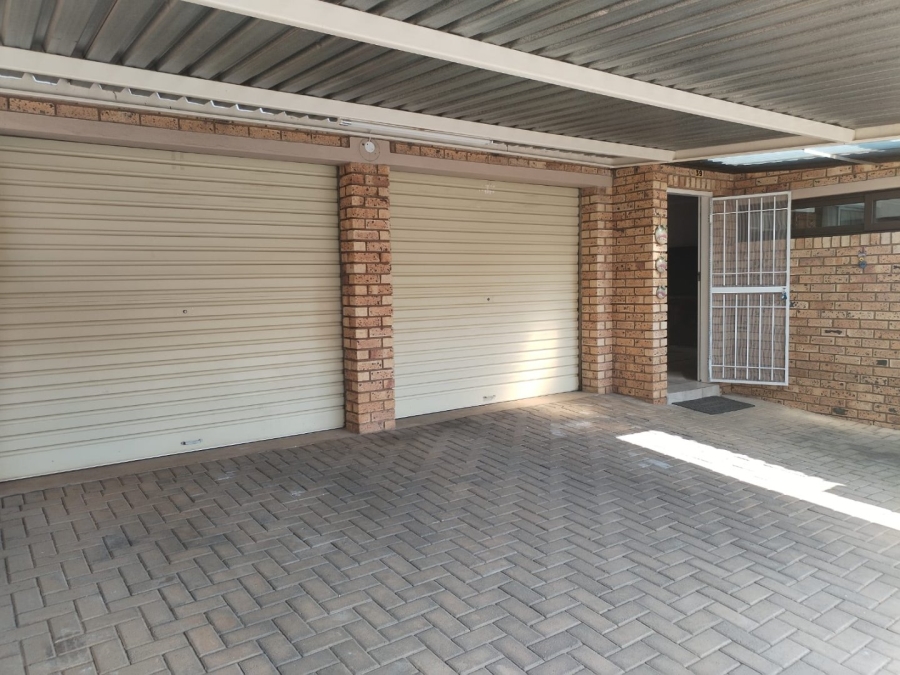 3 Bedroom Property for Sale in Annlin Gauteng