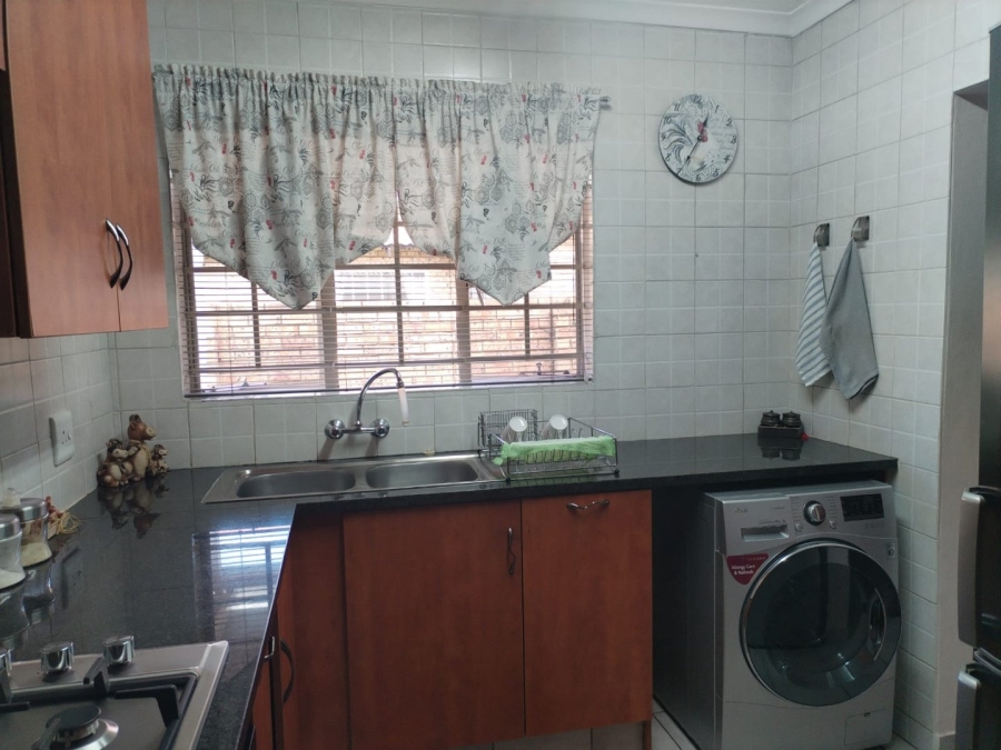 3 Bedroom Property for Sale in Annlin Gauteng