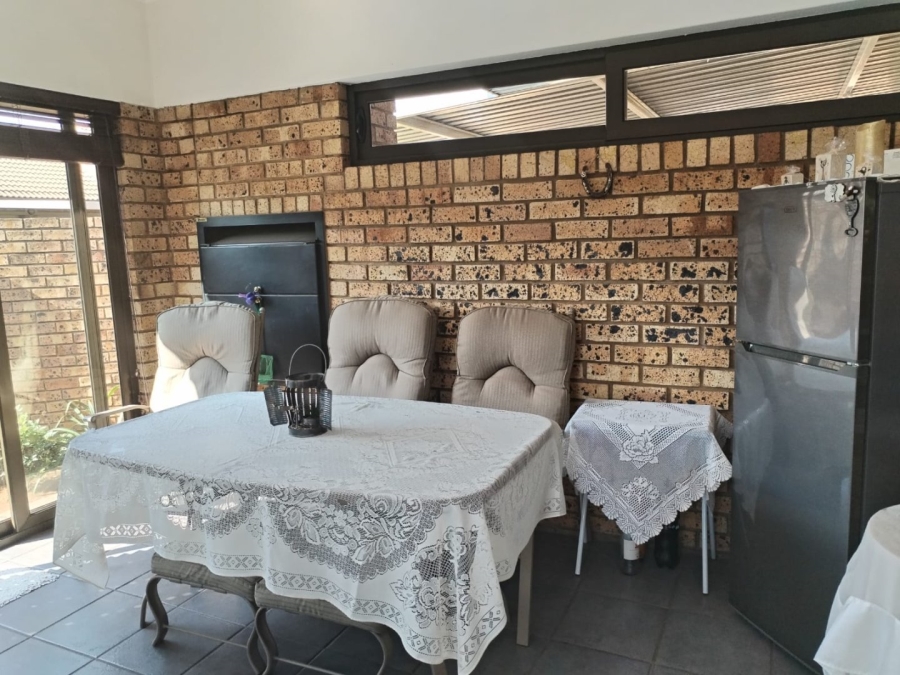 3 Bedroom Property for Sale in Annlin Gauteng