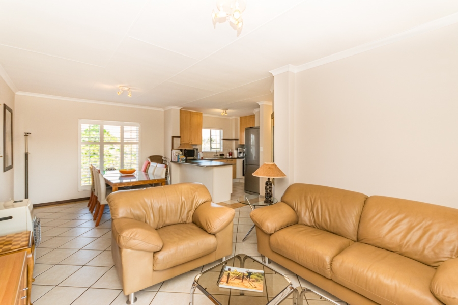 2 Bedroom Property for Sale in Die Hoewes Gauteng