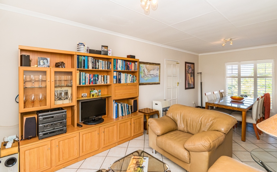 2 Bedroom Property for Sale in Die Hoewes Gauteng