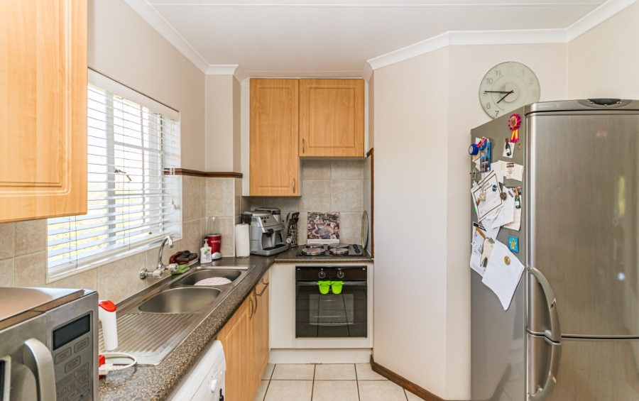 2 Bedroom Property for Sale in Die Hoewes Gauteng