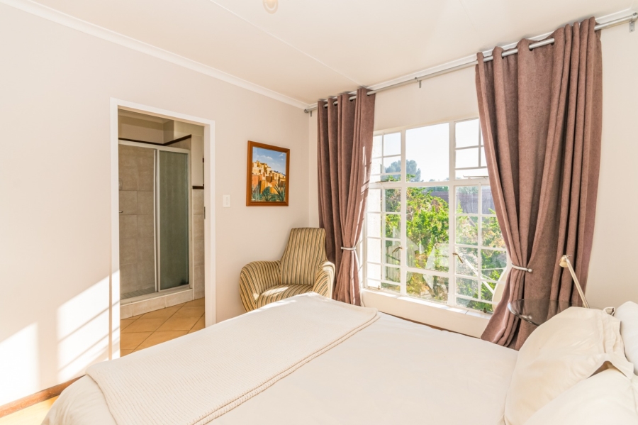 2 Bedroom Property for Sale in Die Hoewes Gauteng