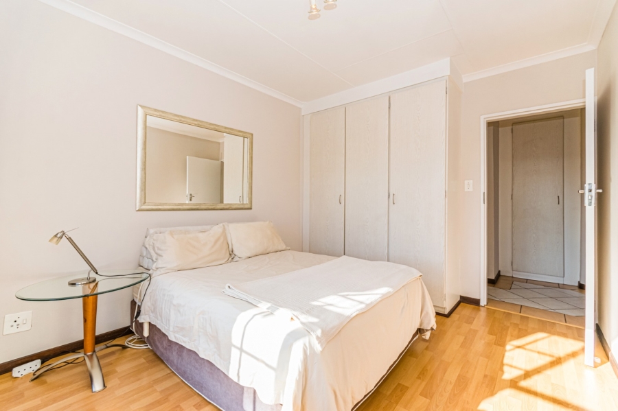 2 Bedroom Property for Sale in Die Hoewes Gauteng
