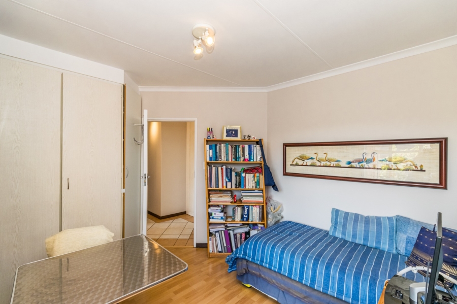 2 Bedroom Property for Sale in Die Hoewes Gauteng