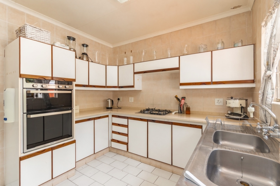 To Let 3 Bedroom Property for Rent in Bryanston Gauteng