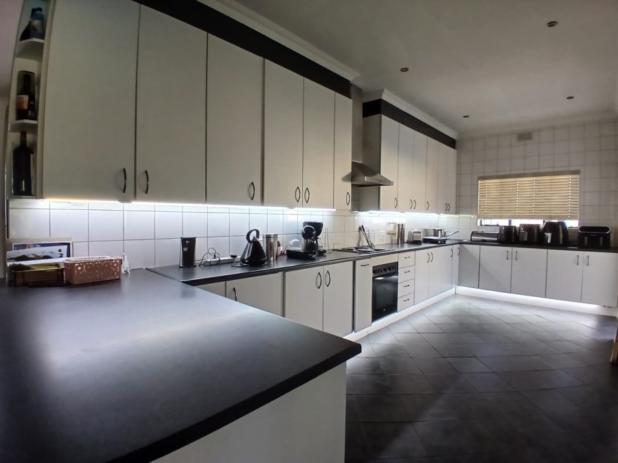 4 Bedroom Property for Sale in Lambton Gauteng