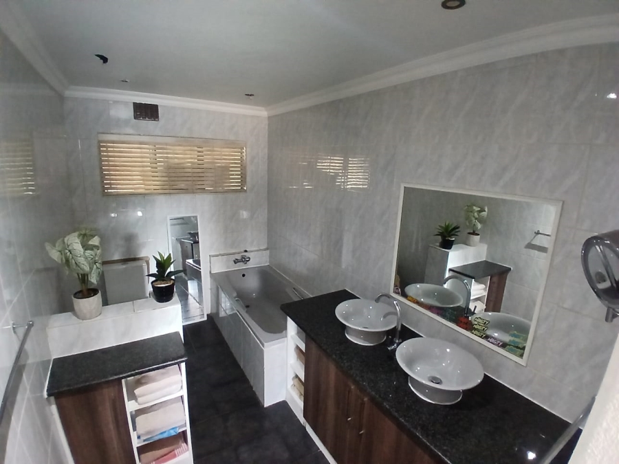4 Bedroom Property for Sale in Lambton Gauteng