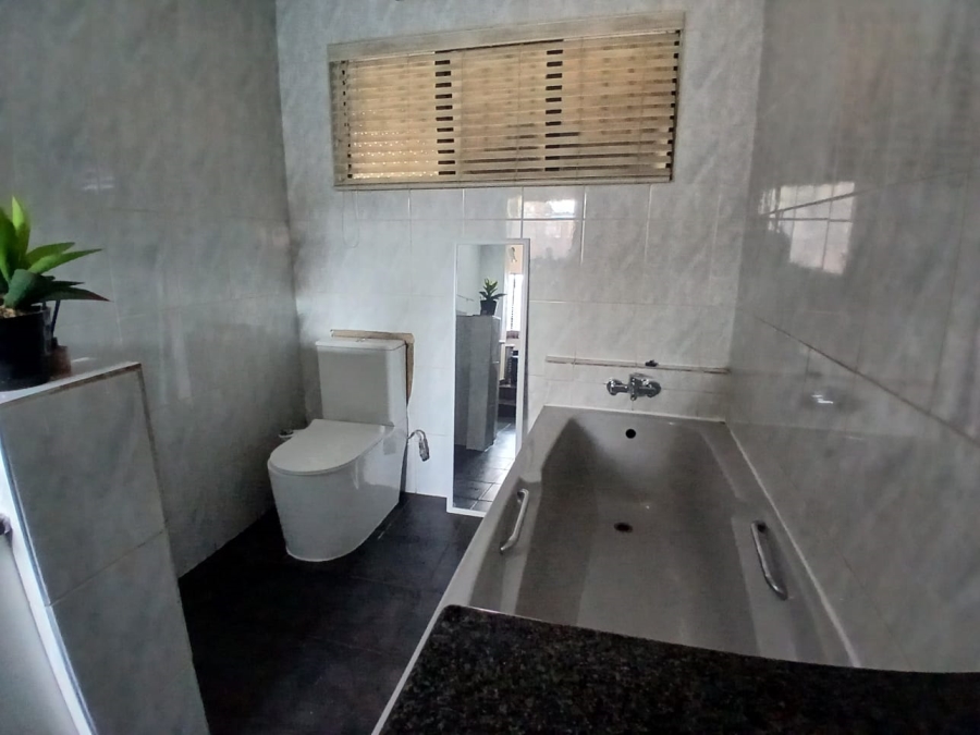 4 Bedroom Property for Sale in Lambton Gauteng