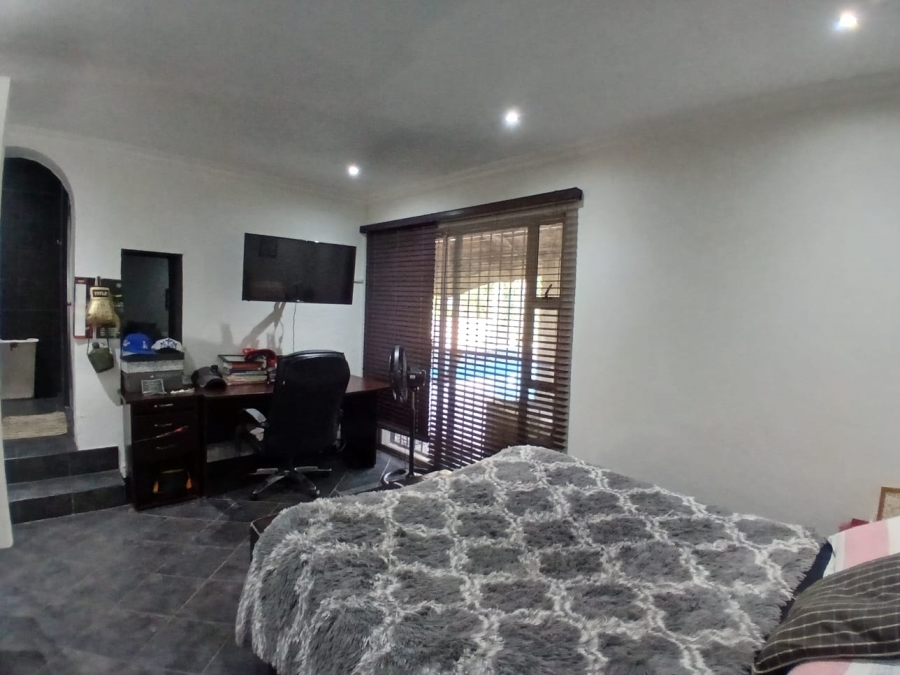 4 Bedroom Property for Sale in Lambton Gauteng