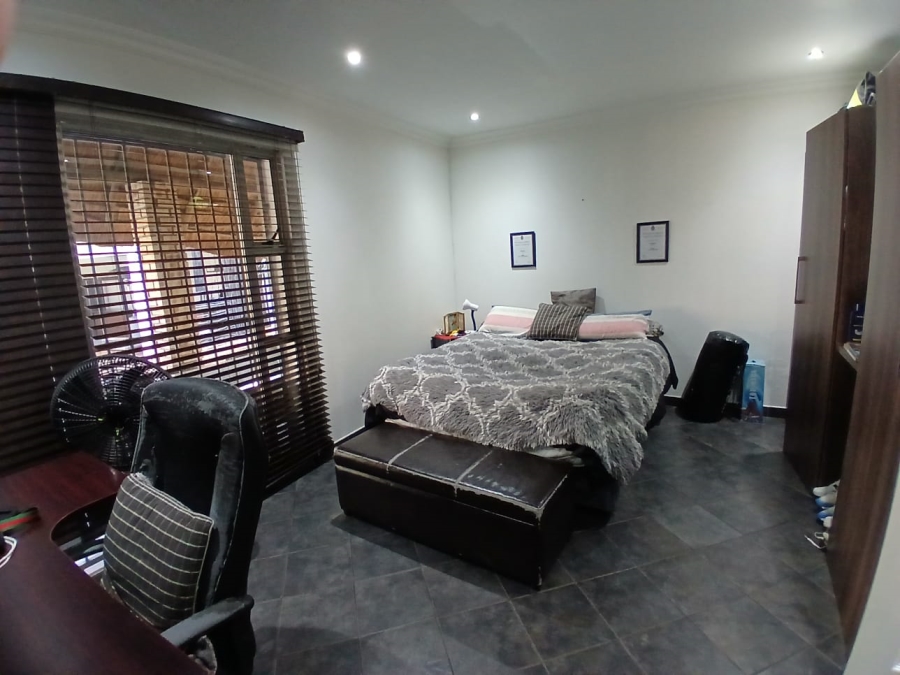 4 Bedroom Property for Sale in Lambton Gauteng
