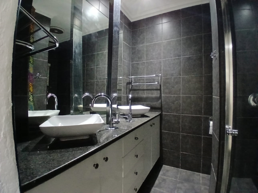 4 Bedroom Property for Sale in Lambton Gauteng