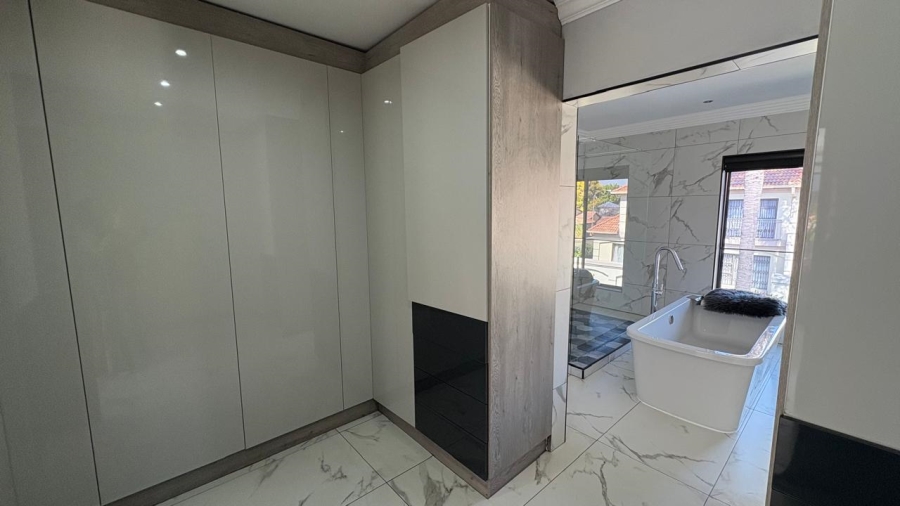 4 Bedroom Property for Sale in Beyers Park Gauteng