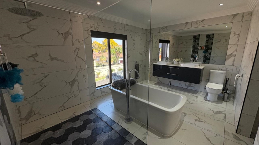 4 Bedroom Property for Sale in Beyers Park Gauteng