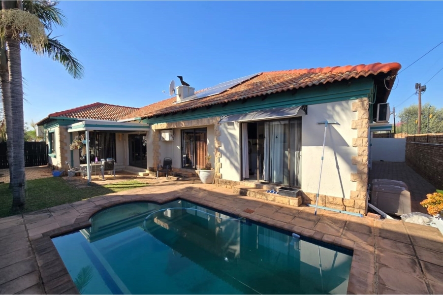 3 Bedroom Property for Sale in Rose Acres Estate Gauteng