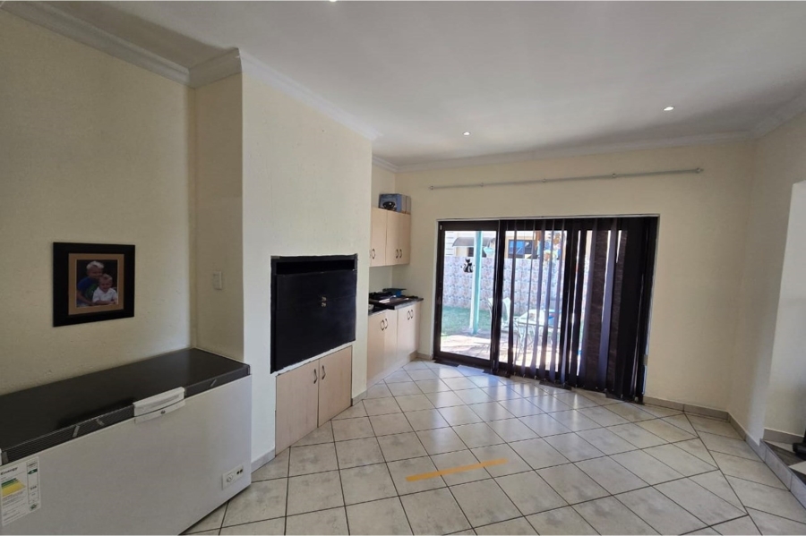 3 Bedroom Property for Sale in Rose Acres Estate Gauteng