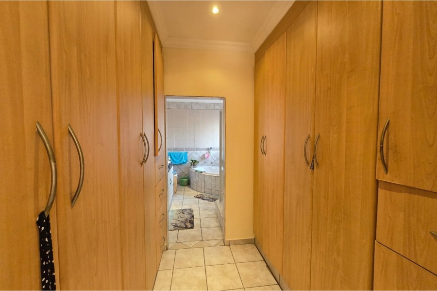 3 Bedroom Property for Sale in Rose Acres Estate Gauteng