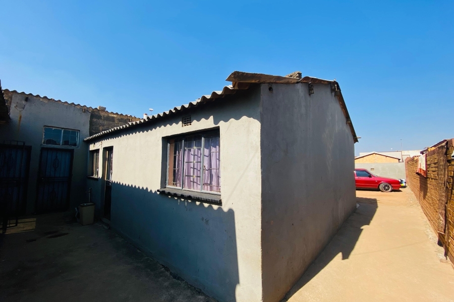 9 Bedroom Property for Sale in Tembisa Central Gauteng