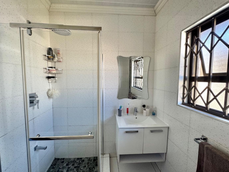 5 Bedroom Property for Sale in Robertsham Gauteng