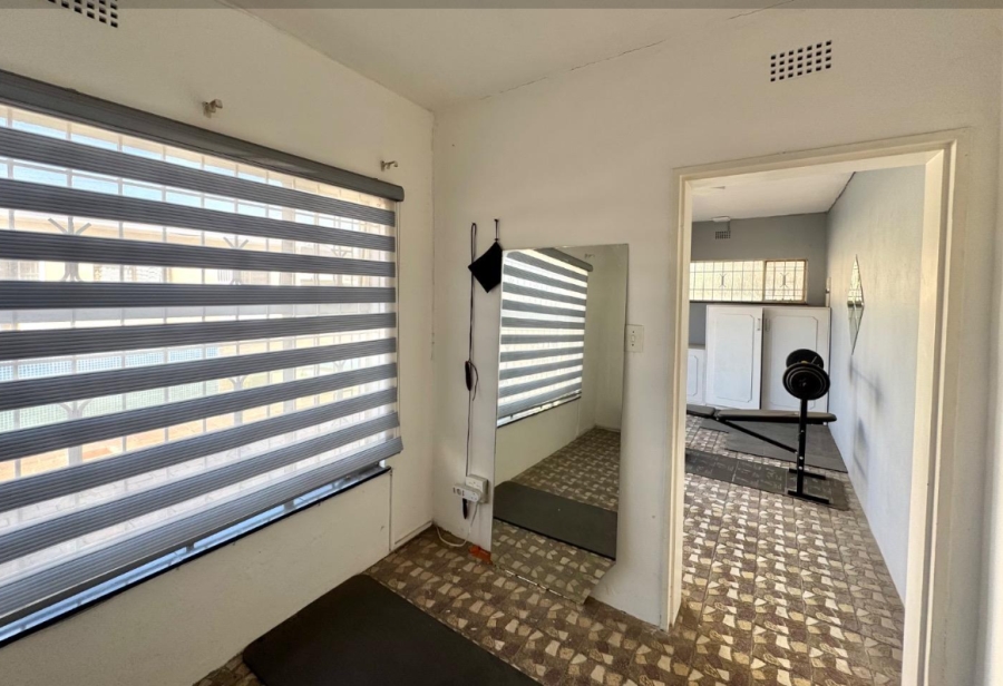 5 Bedroom Property for Sale in Robertsham Gauteng
