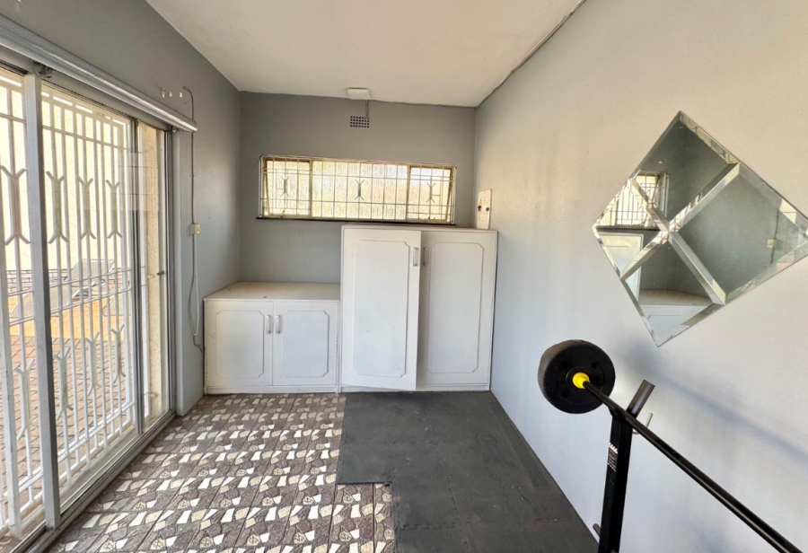 5 Bedroom Property for Sale in Robertsham Gauteng