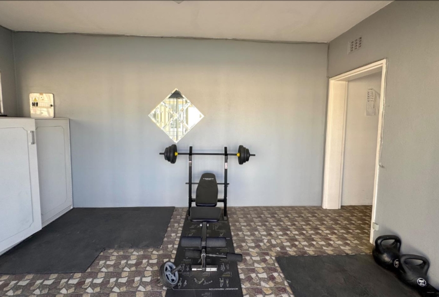 5 Bedroom Property for Sale in Robertsham Gauteng
