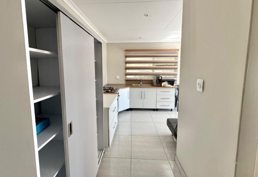 5 Bedroom Property for Sale in Robertsham Gauteng