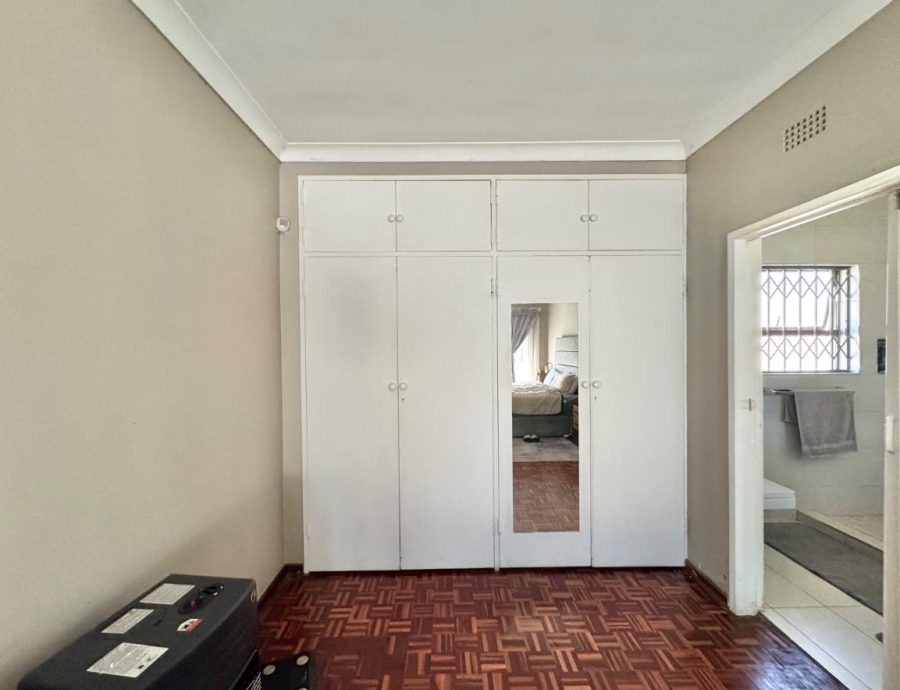 5 Bedroom Property for Sale in Robertsham Gauteng
