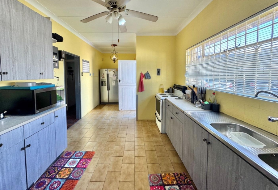 5 Bedroom Property for Sale in Robertsham Gauteng