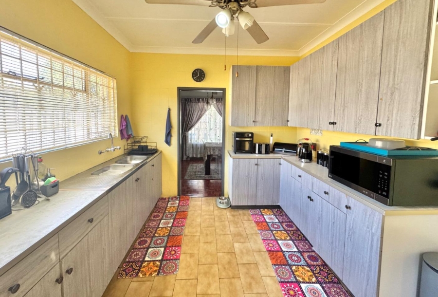 5 Bedroom Property for Sale in Robertsham Gauteng
