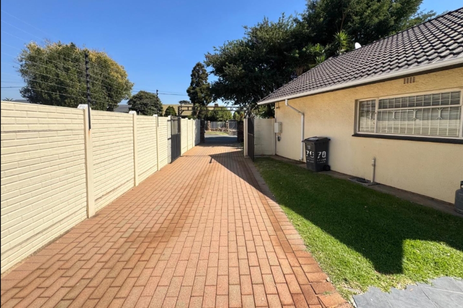 5 Bedroom Property for Sale in Robertsham Gauteng
