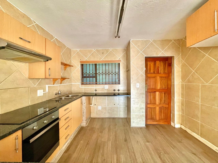To Let 3 Bedroom Property for Rent in Mulbarton Gauteng