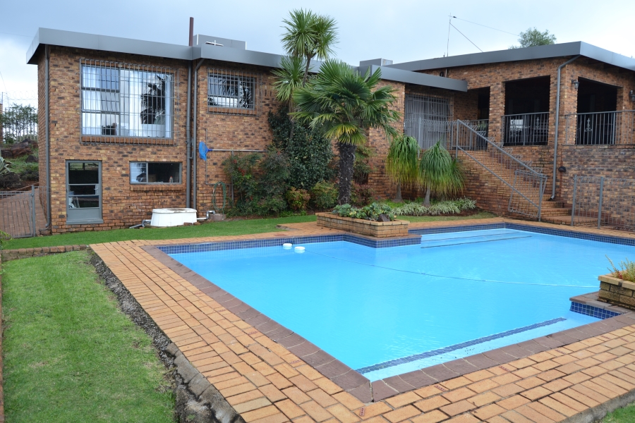 4 Bedroom Property for Sale in Helderkruin View Gauteng