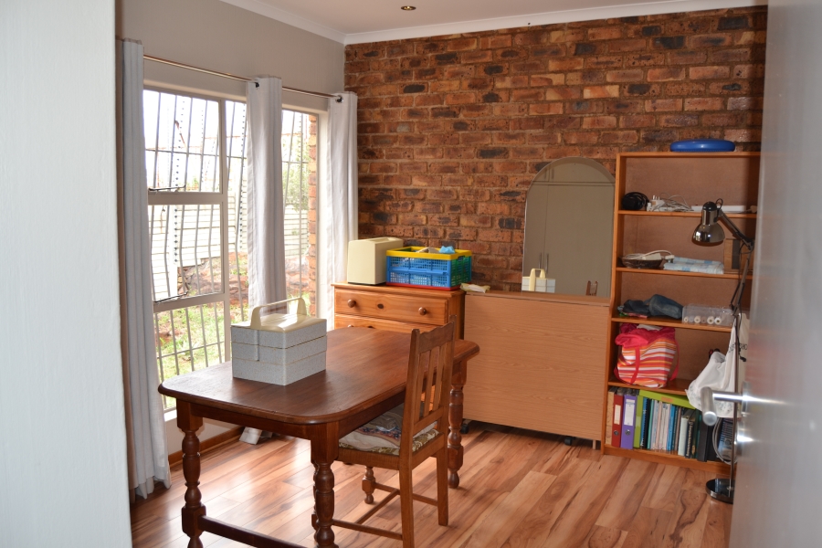 4 Bedroom Property for Sale in Helderkruin View Gauteng