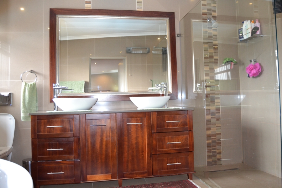4 Bedroom Property for Sale in Helderkruin View Gauteng