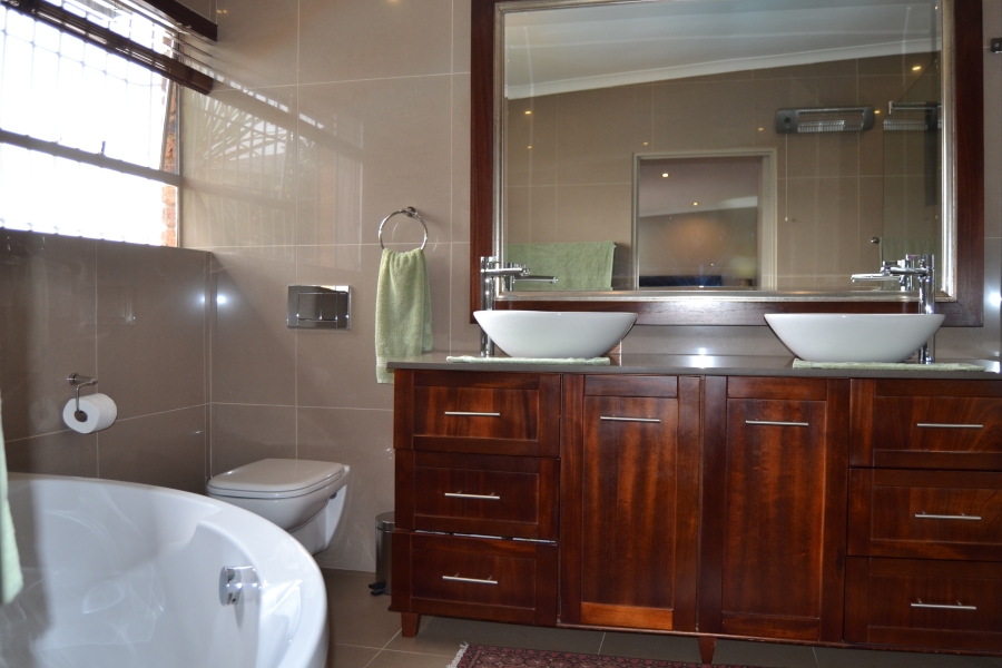 4 Bedroom Property for Sale in Helderkruin View Gauteng