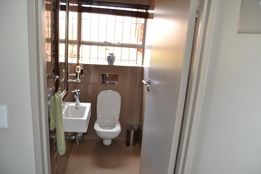 4 Bedroom Property for Sale in Helderkruin View Gauteng