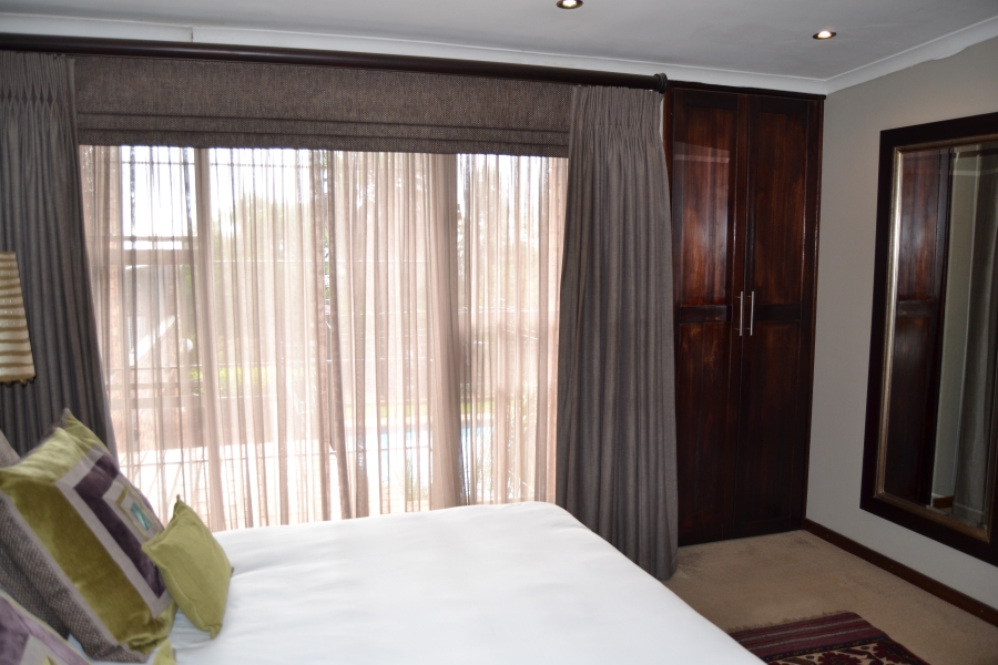4 Bedroom Property for Sale in Helderkruin View Gauteng