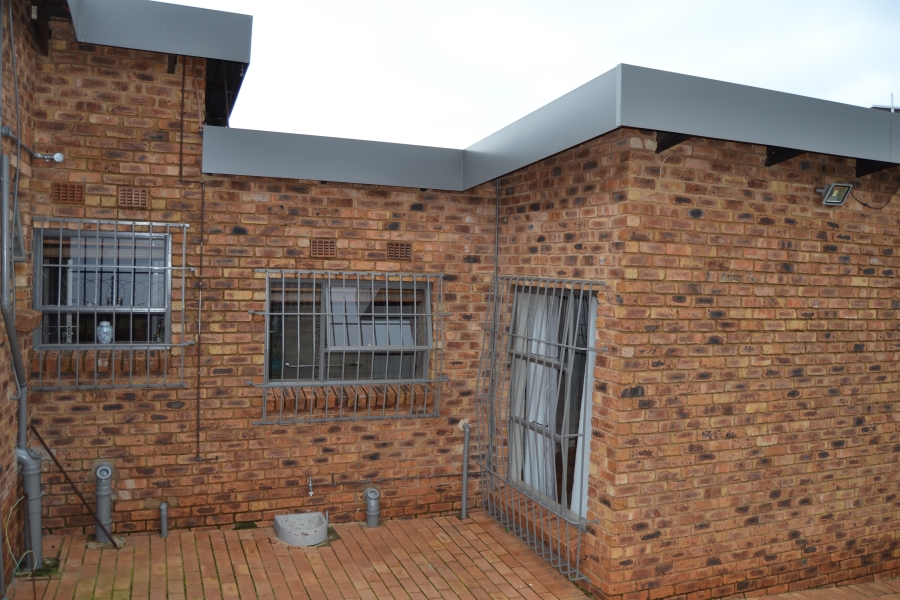4 Bedroom Property for Sale in Helderkruin View Gauteng