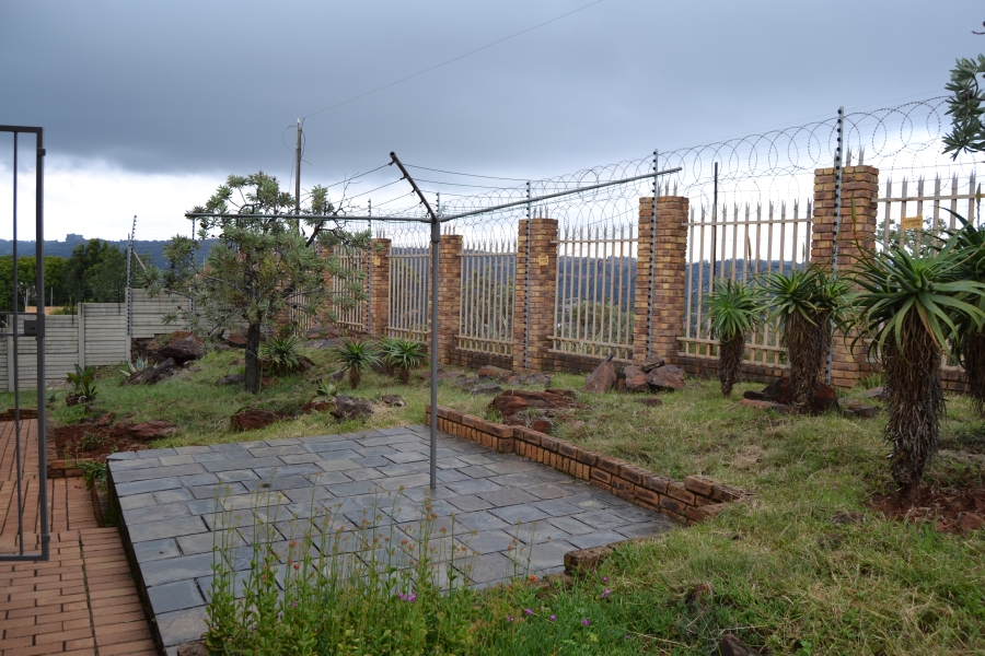 4 Bedroom Property for Sale in Helderkruin View Gauteng