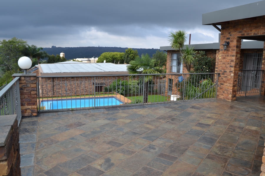 4 Bedroom Property for Sale in Helderkruin View Gauteng