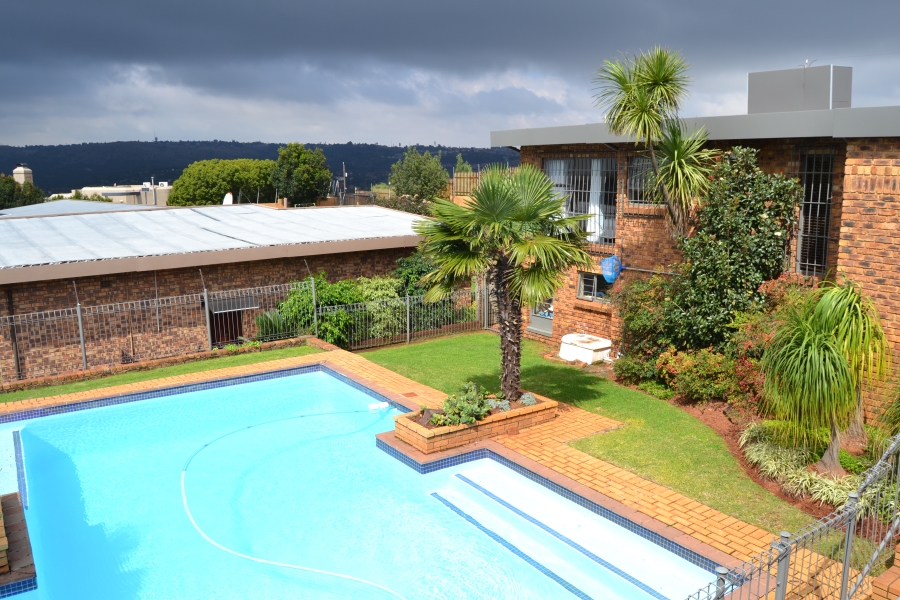 4 Bedroom Property for Sale in Helderkruin View Gauteng