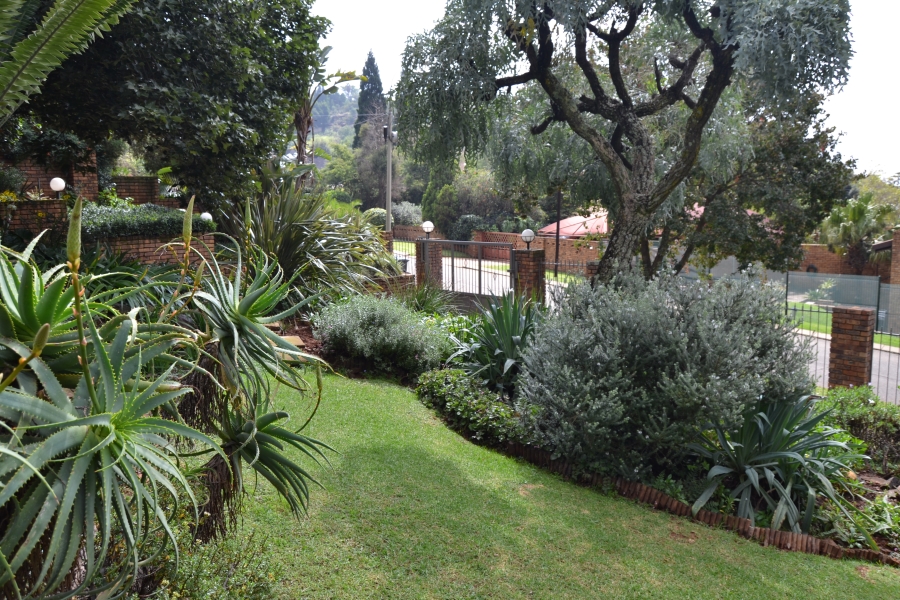 4 Bedroom Property for Sale in Helderkruin View Gauteng