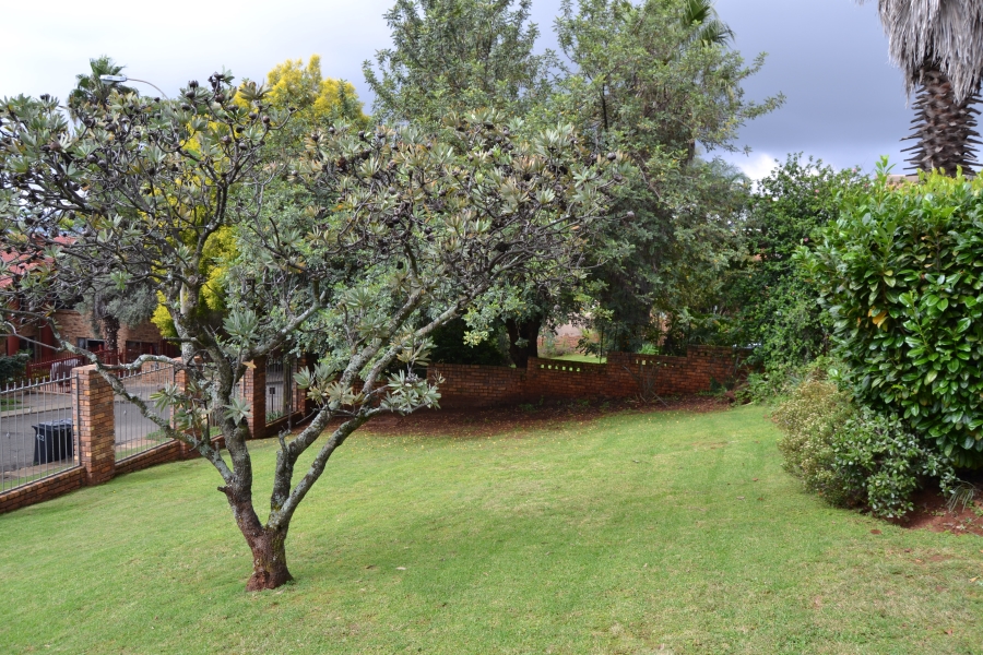4 Bedroom Property for Sale in Helderkruin View Gauteng