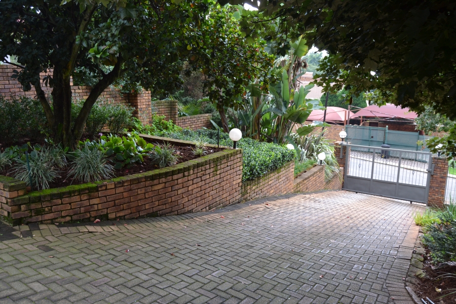 4 Bedroom Property for Sale in Helderkruin View Gauteng