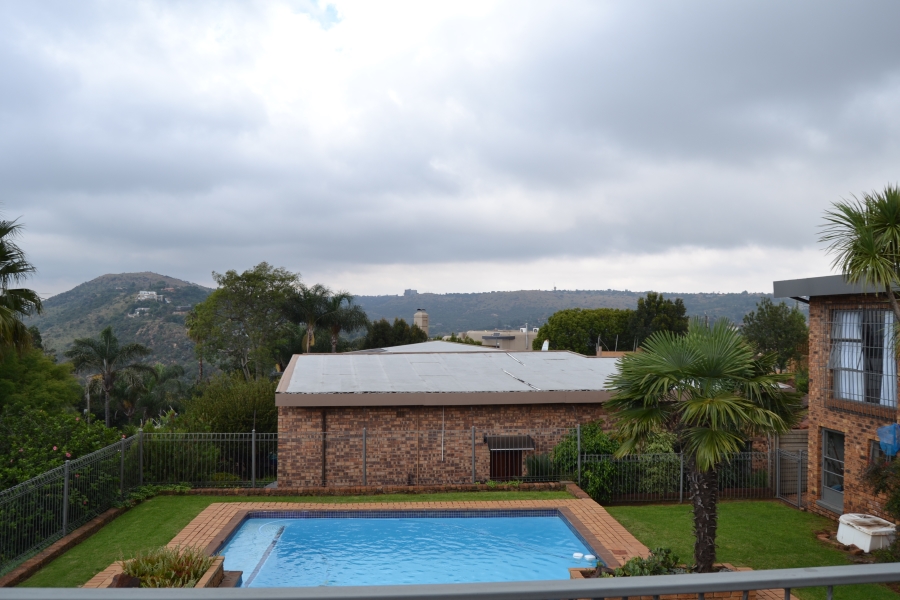 4 Bedroom Property for Sale in Helderkruin View Gauteng
