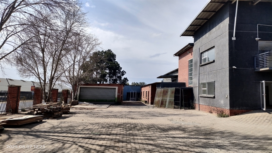 To Let commercial Property for Rent in Mostyn Park Gauteng