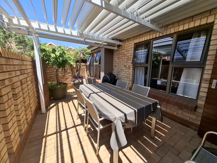 2 Bedroom Property for Sale in Equestria Gauteng