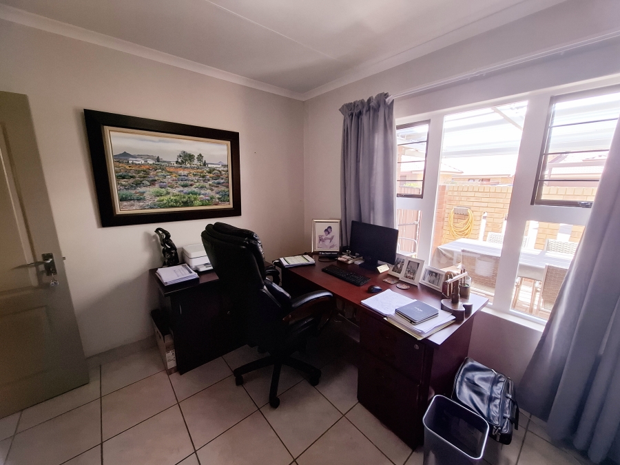 2 Bedroom Property for Sale in Equestria Gauteng