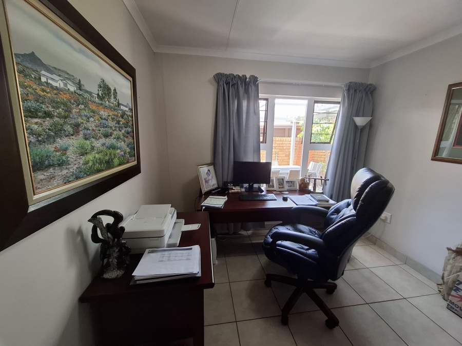 2 Bedroom Property for Sale in Equestria Gauteng
